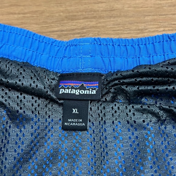 4 for $20 Patagonia shorts blue size XL with liner - Picture 9 of 9